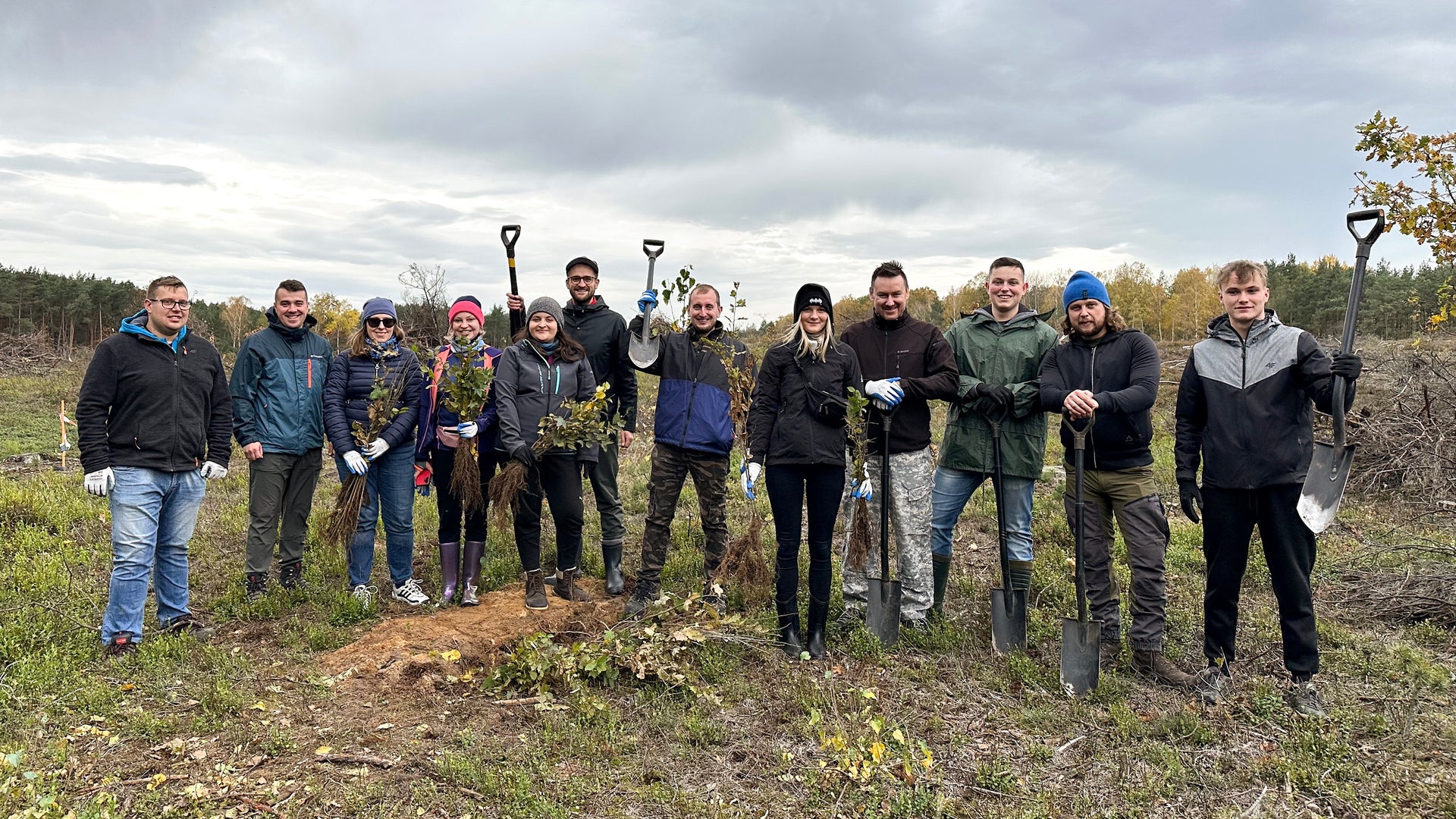 oakywood forest planting team