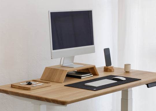 imac on the wooden desk