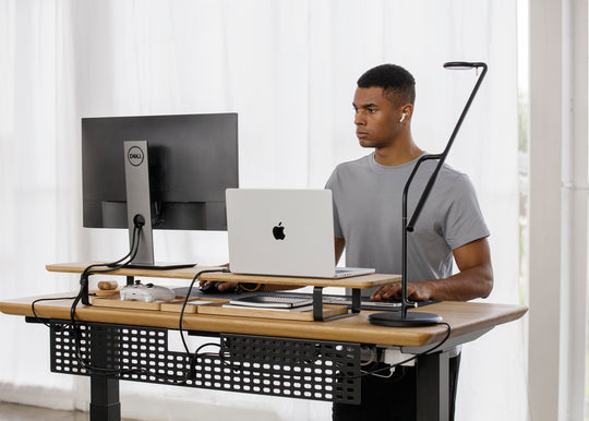 Regulated desks: how many benefits do they really have?