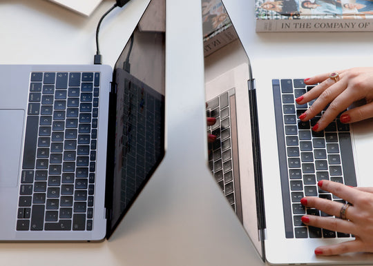 Remotely working parents: the benefits, drawbacks, differences, and the work-life balance