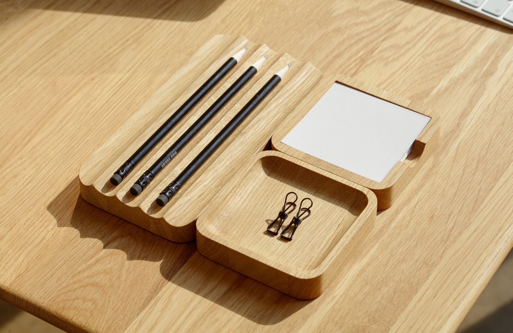 oakyblocks oak small tray desk setup | -