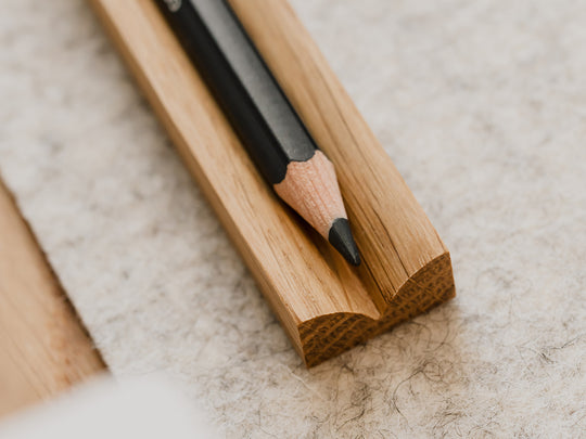 oakywood oak penholder detail closeup | ,