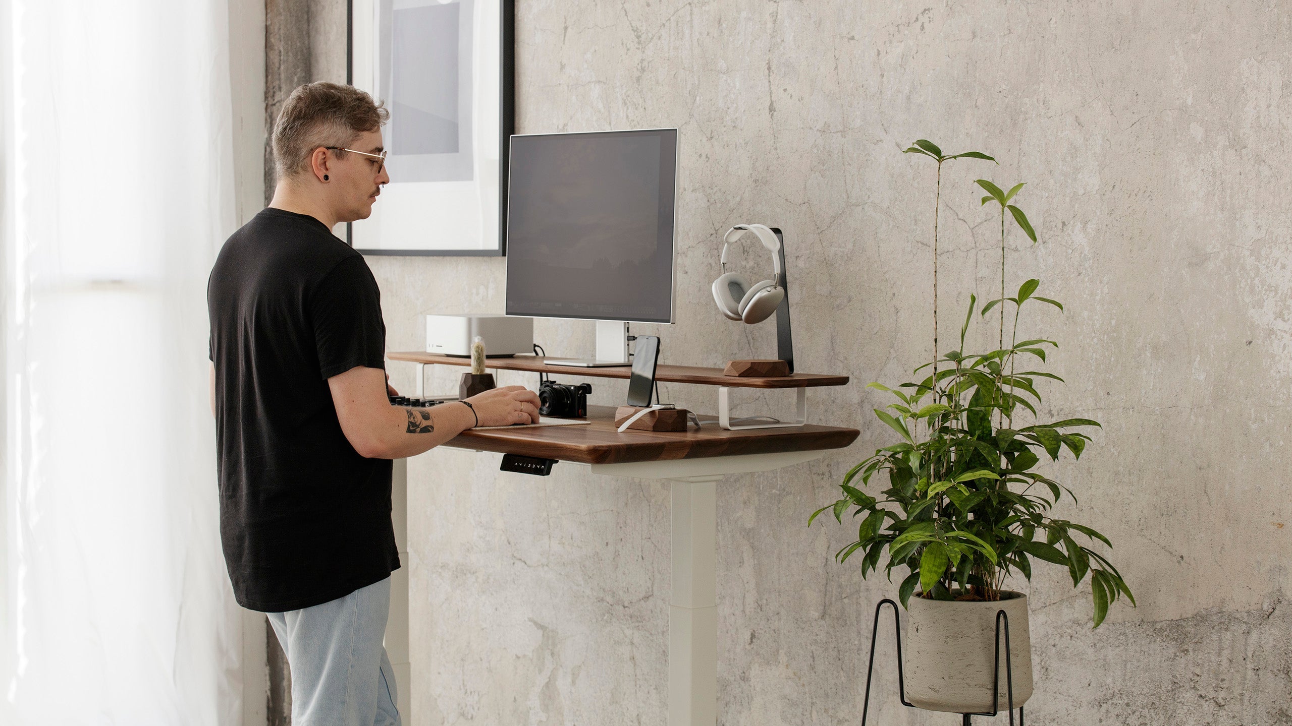 Wall mounted deals sit stand desk