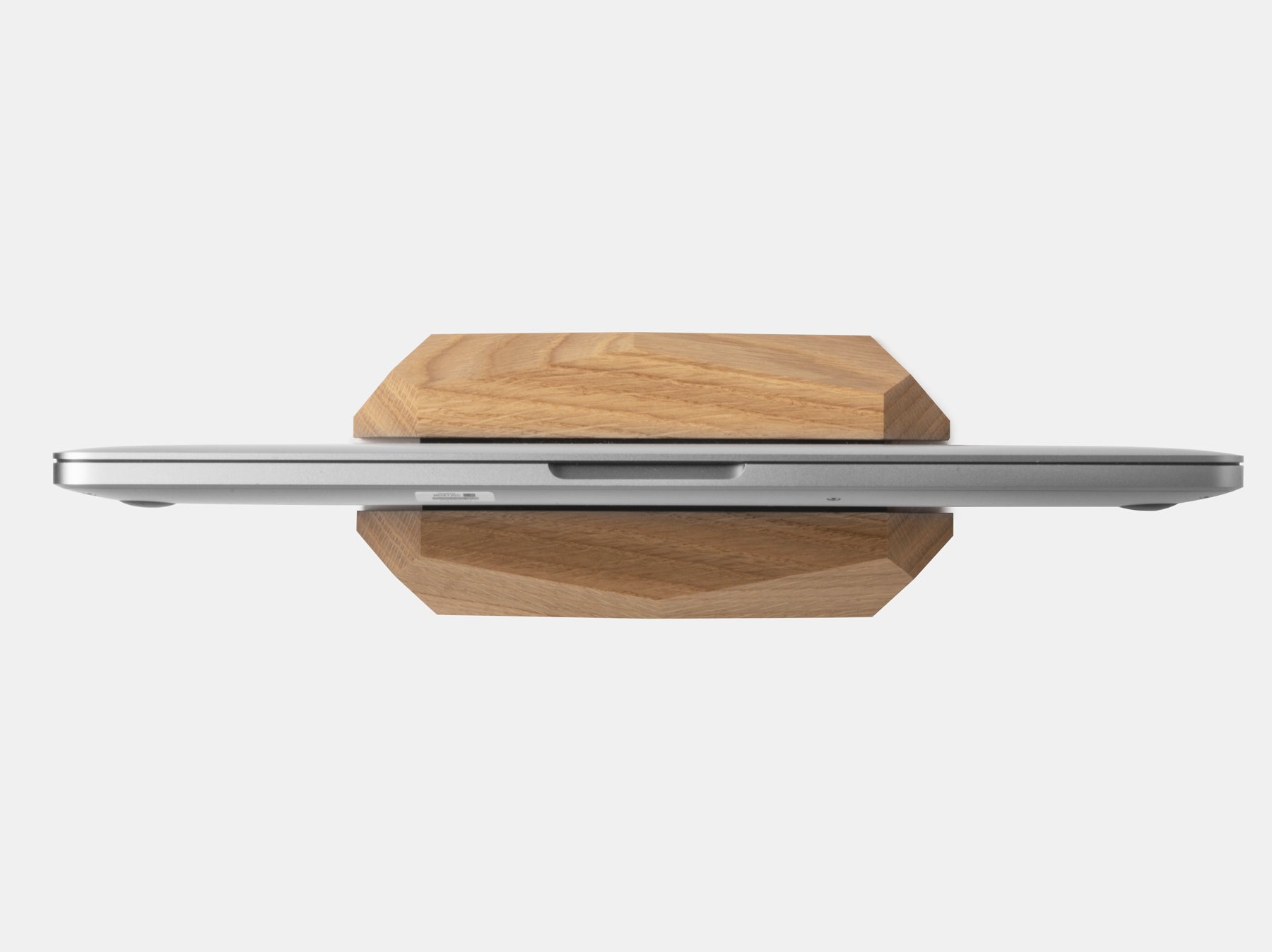 Laptop Dock - Vertical laptop stand | Oakywood.shop