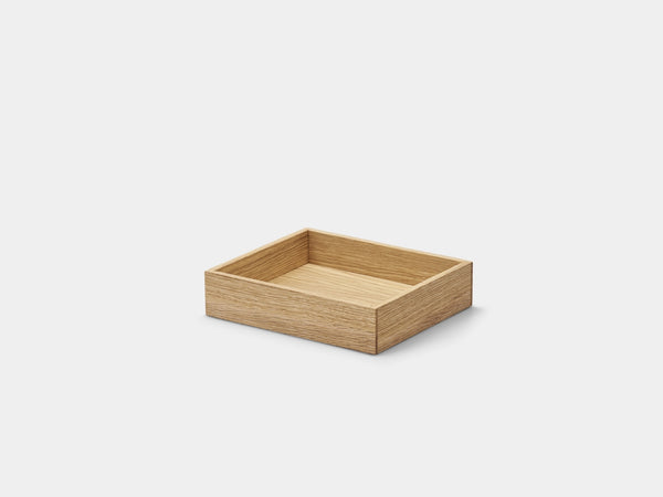 Wooden box on a white background | oak, M