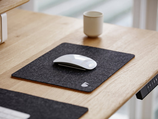oakywood anthracite felt mouse pad on desk | anthracite