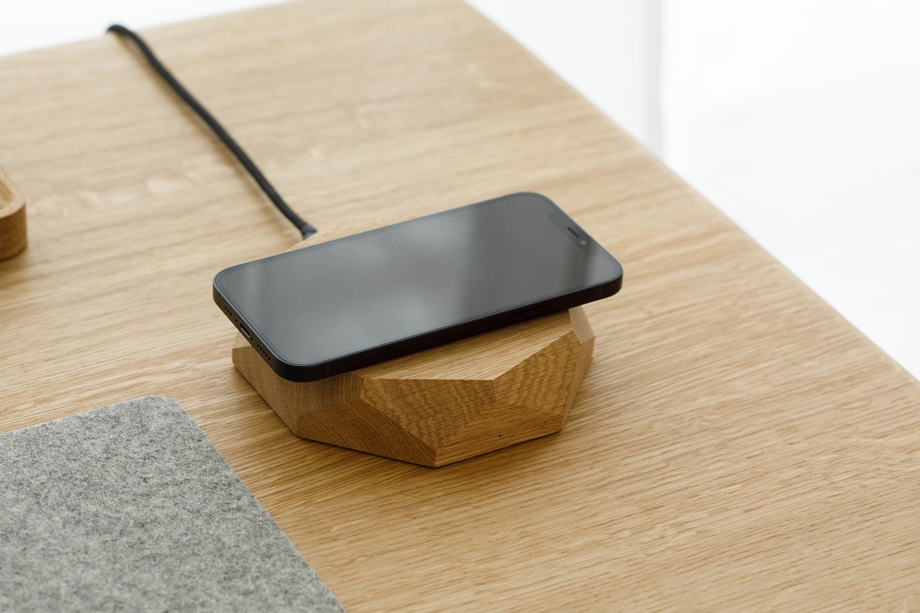 Geometric Charging Pad - Wooden Wireless Charger for iPhone