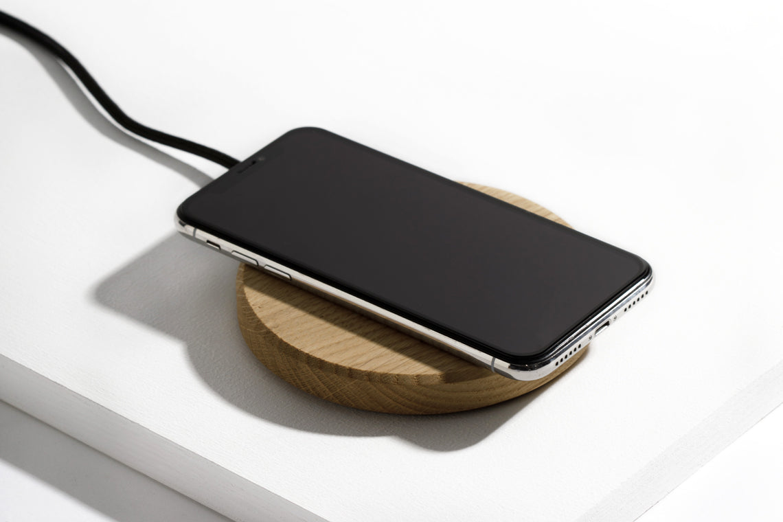 Slim Charging Pad - Wooden Qi Charging Station | Oakywood.shop