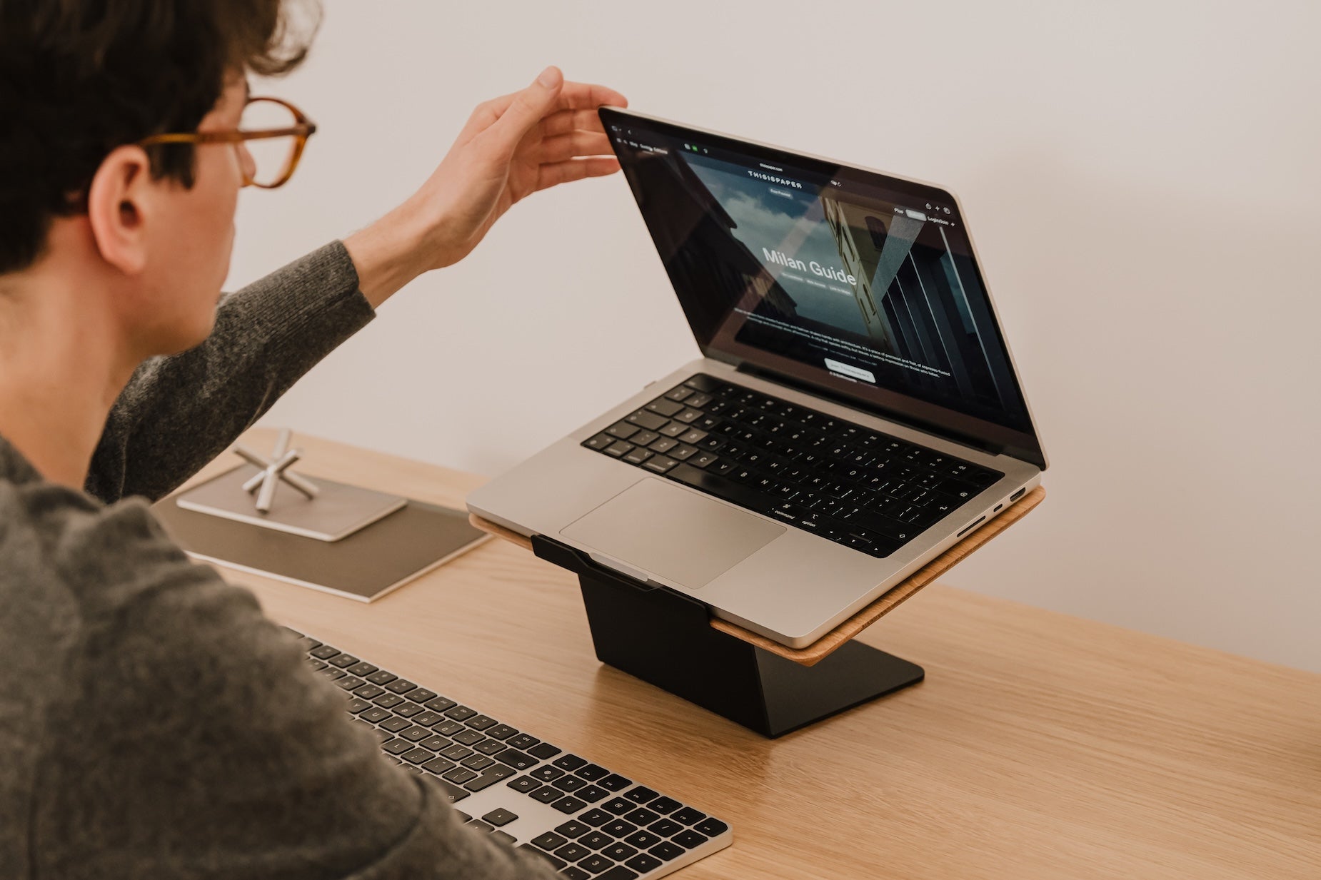 Oakywood Laptop Riser | oak,