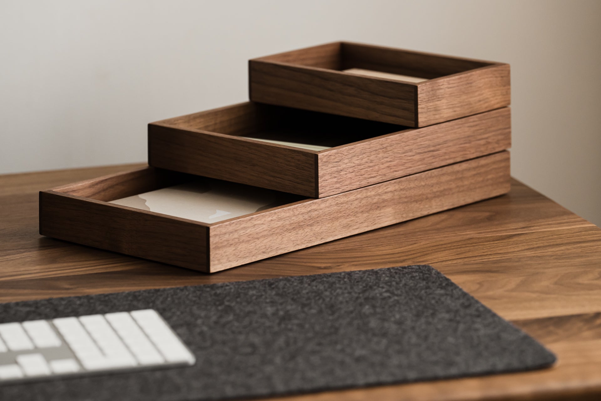 Oakywood Stackable Valet Trays Bundle in walnut – premium walnut trays for keeping your workspace tidy | walnut, 