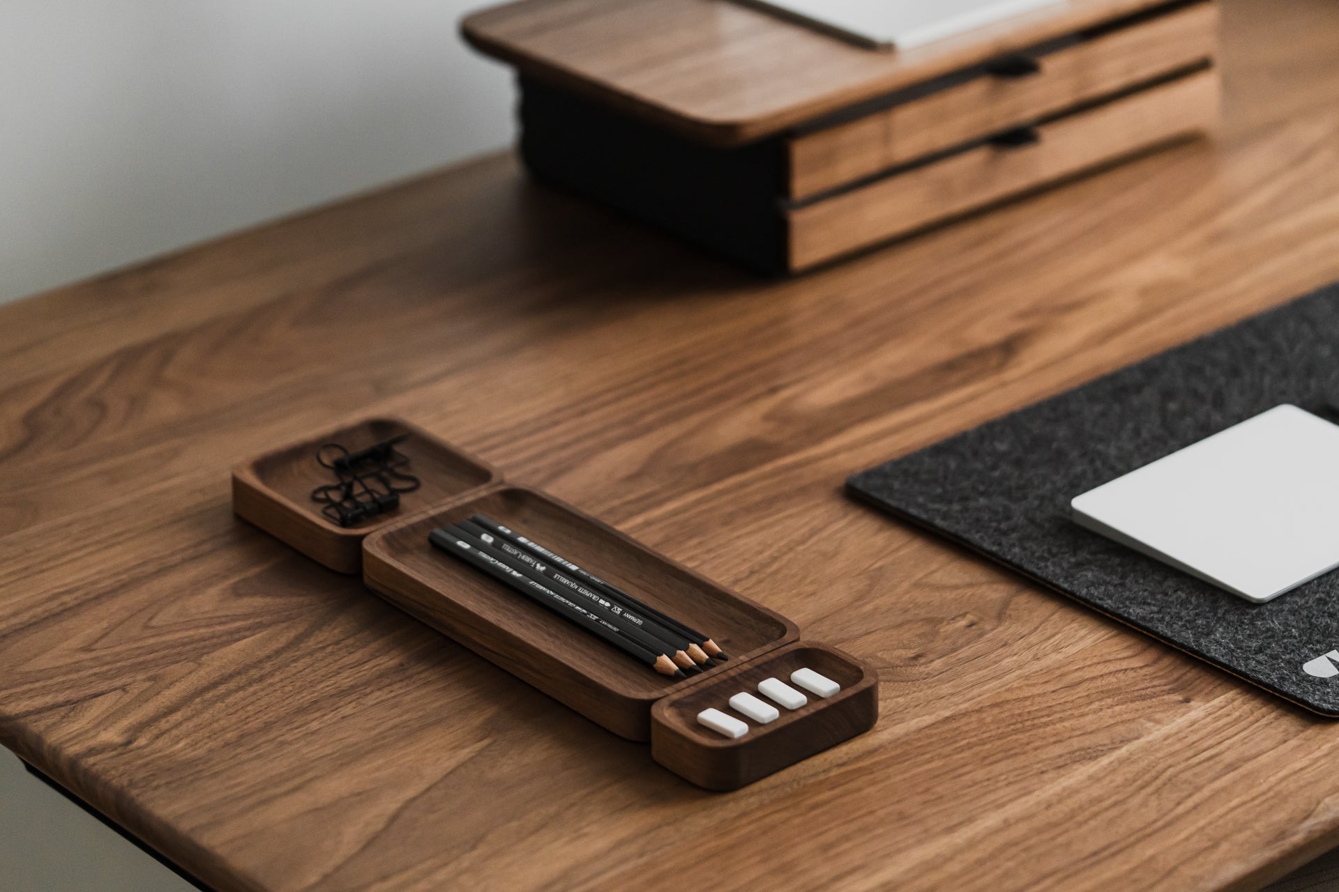 Oakywood Catchall Tray Mini in black – practical black wooden tray for keeping items tidy | walnut, 