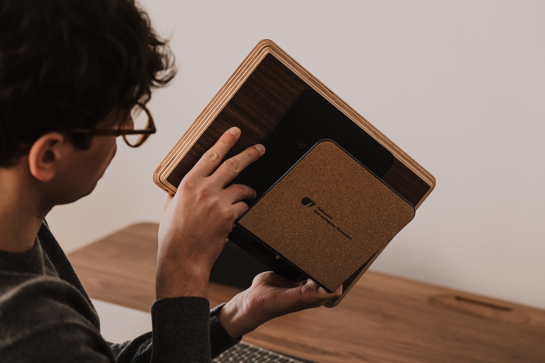 Oakywood Laptop Riser | walnut veneer,