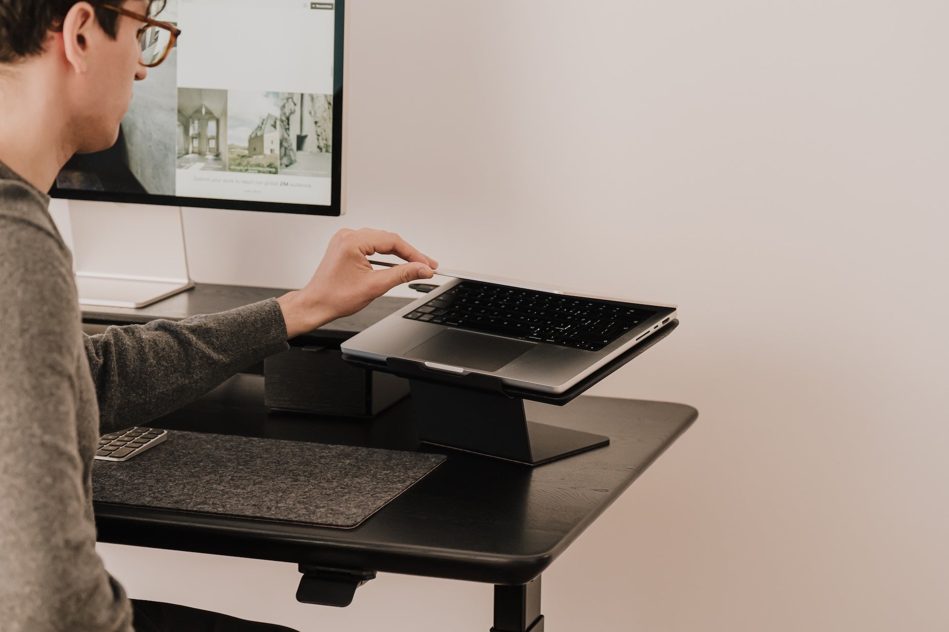 Oakywood Laptop Riser | black,