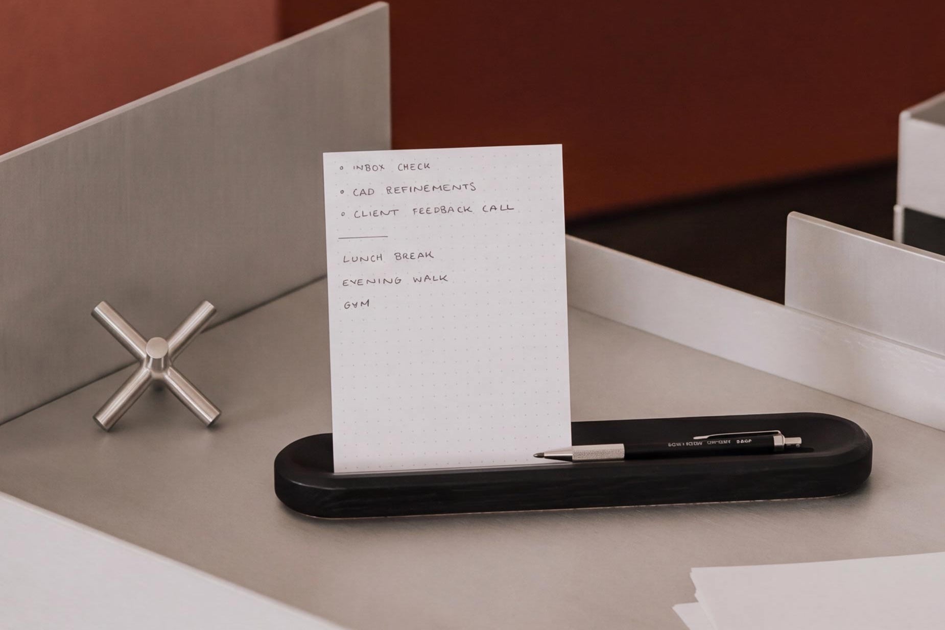 oakywood to-do desk kit pen groove | black