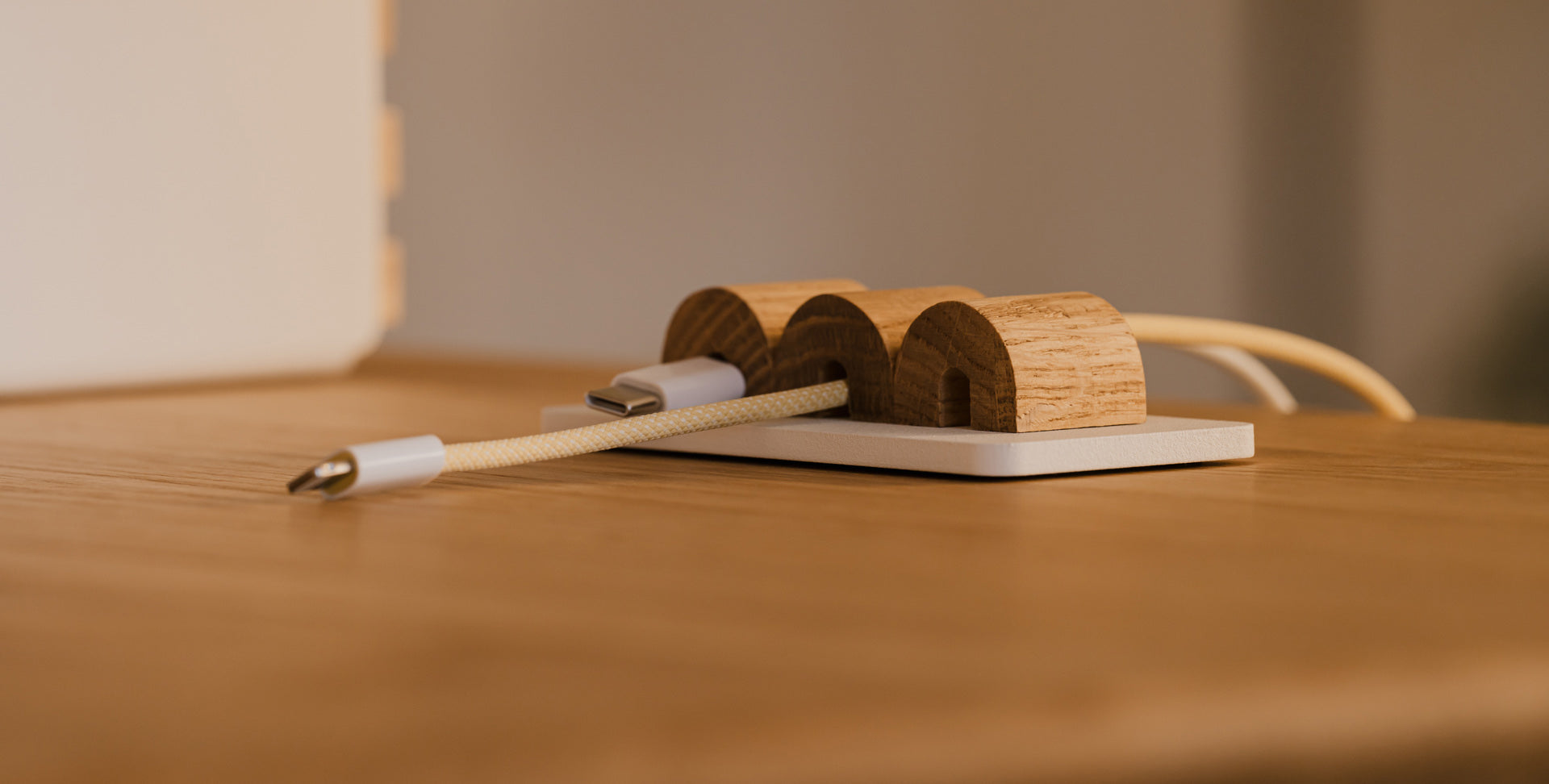 Wooden accessories for Apple Devices | Oakywood.shop