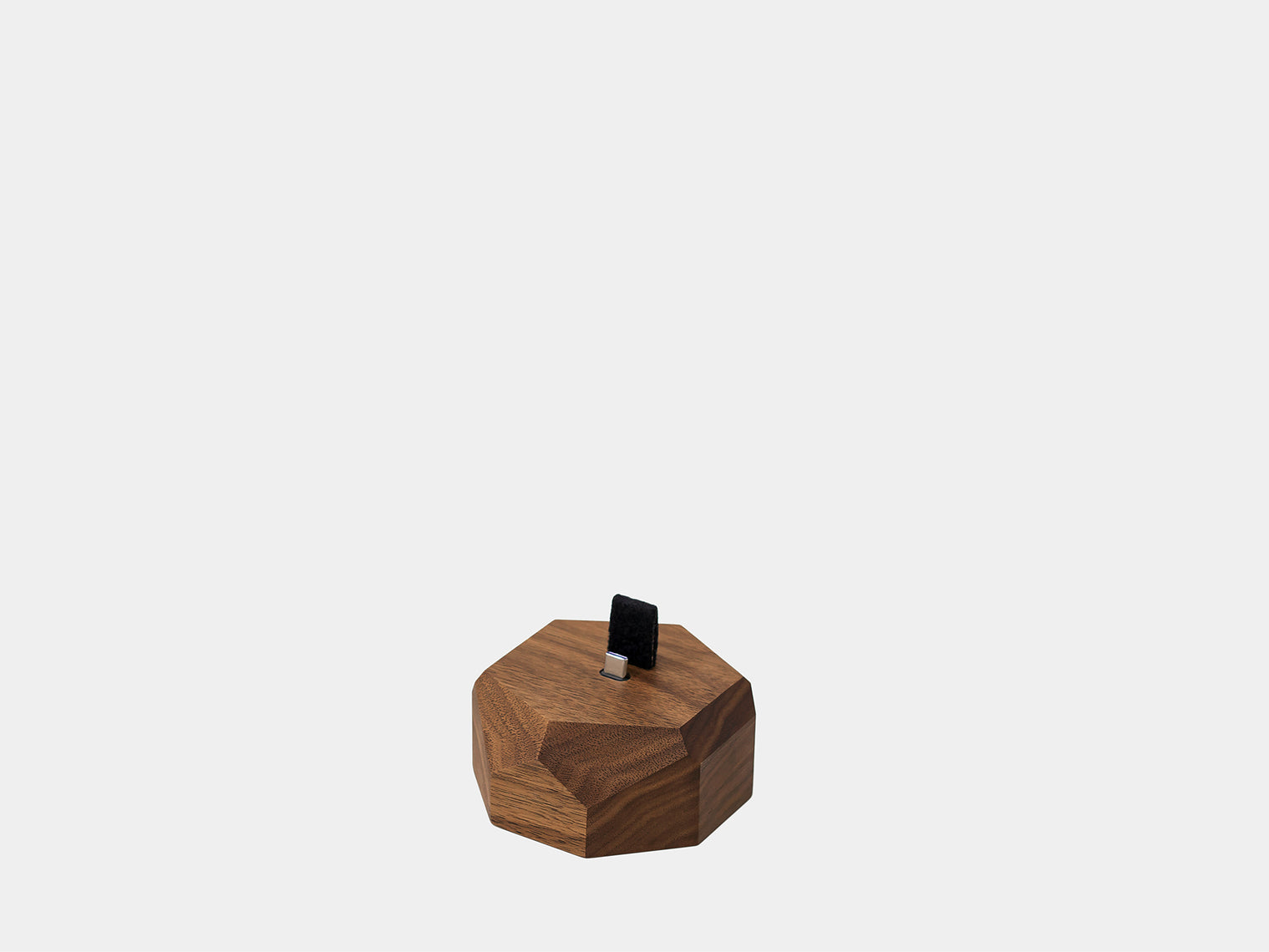 walnut, usb-c