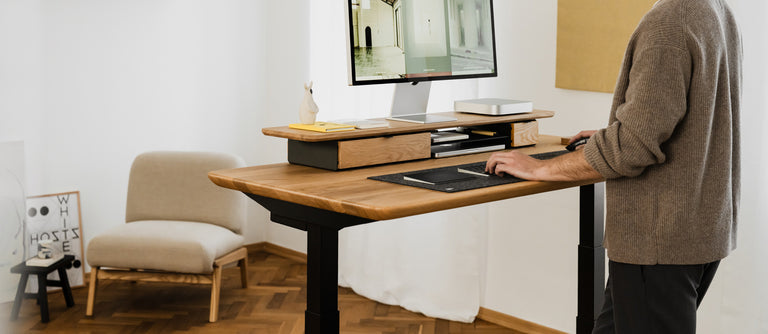 How to Clean Monitor Riser Surface: Easy Steps for a Spotless Desk