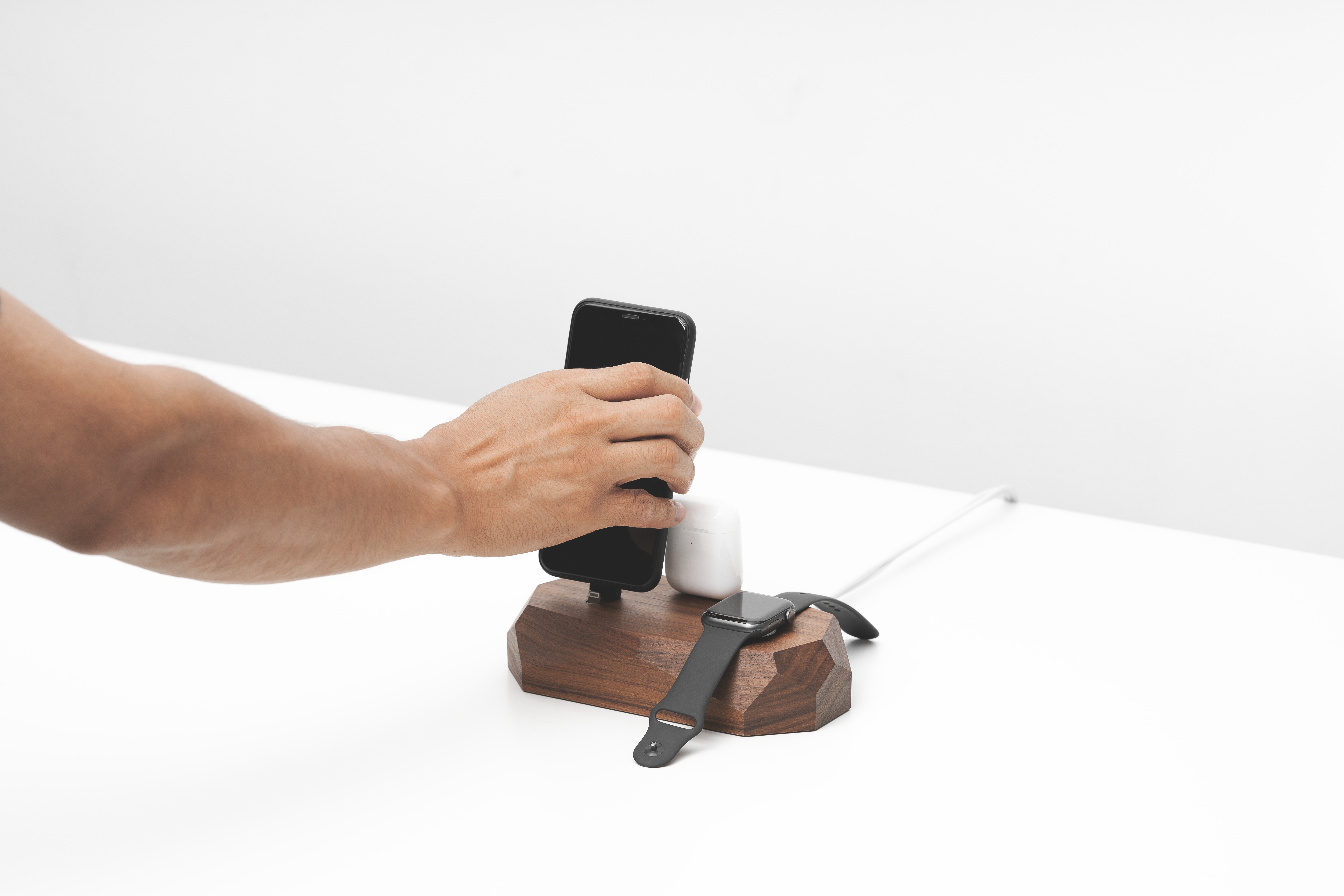 Oakywood Charging Station - Thumbnail 4