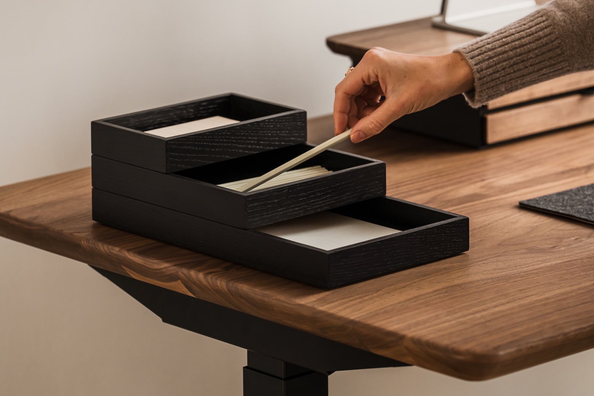 Stackable Valet Tray in black – stylish black tray for office or home desk use | black, 